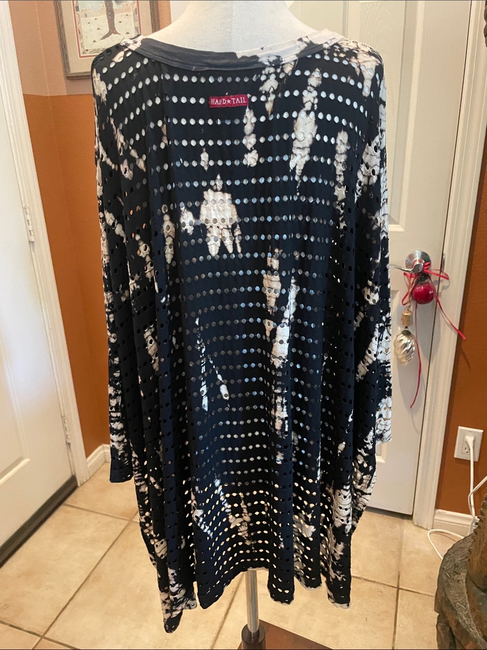 Hard Tail Tie-Dye Black & Cream Stretch  Scoop Neck Tunic - Picture 3 of 7